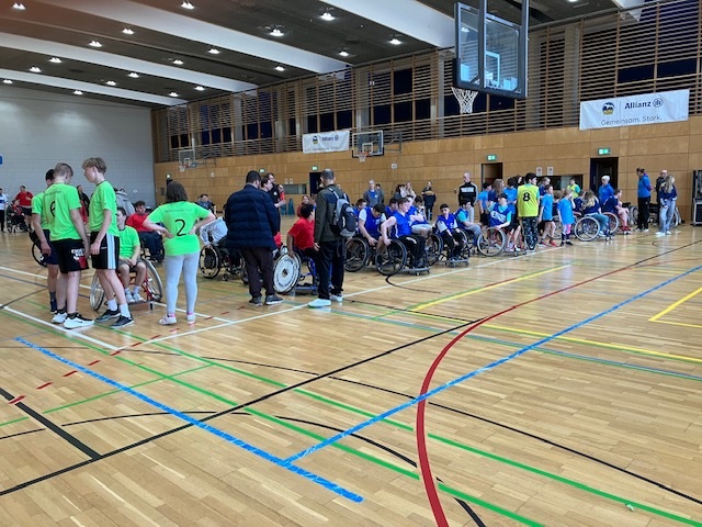 Siegerehrung beim Landesausscheid im Rollstuhlbasketball